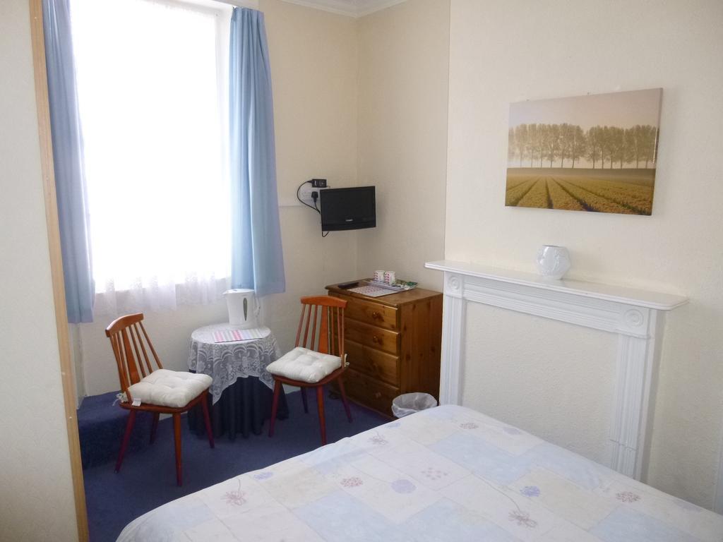 ويموث Sunbay Guest House الغرفة الصورة
